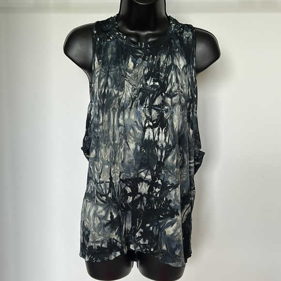 ADIDAS Parley Tie Dye Racerback Tank Top, size Large - Picture 15 of 16